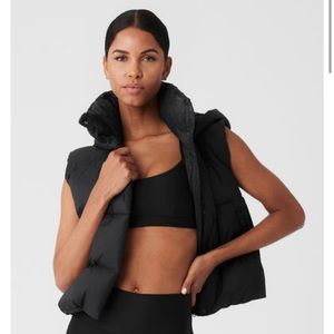 Alo Yoga Gold Rush Puffer Vest sz XS